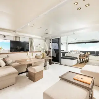 JARANA - MAIN DECK SALON