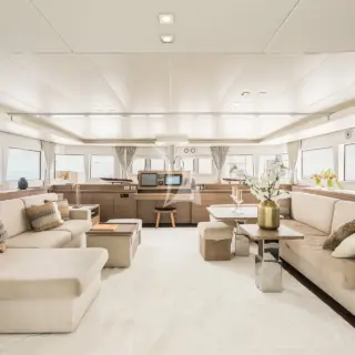 JARANA - MAIN DECK SALON