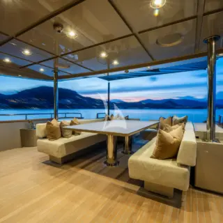 THE PALM - MAIN DECK AFT 