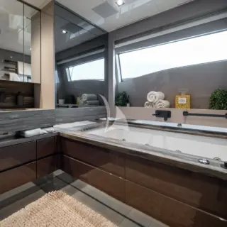 THE PALM - Master Bath