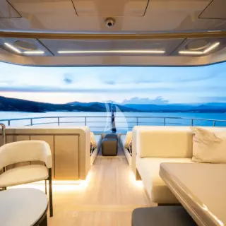 THE PALM - FLY BRIDGE AFT 