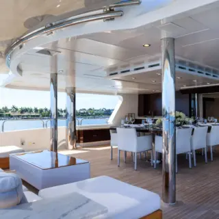 MISS MICHELLE - Bridge deck aft