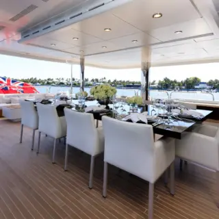 MISS MICHELLE - Bridge deck dining