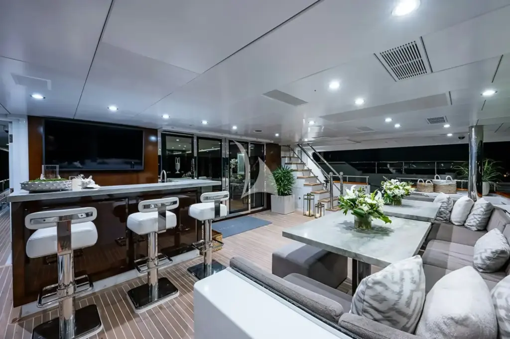 MISS MICHELLE - Main Aft Deck