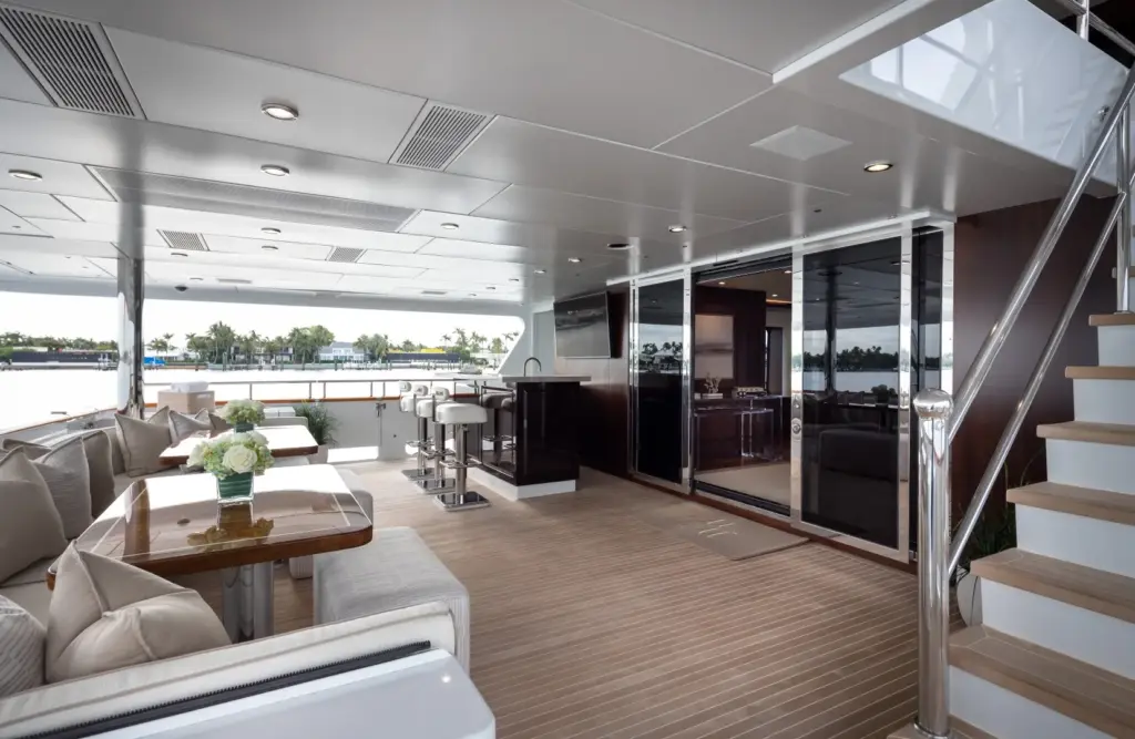 MISS MICHELLE - Main deck aft