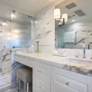 MISS MICHELLE - Master dual ensuite