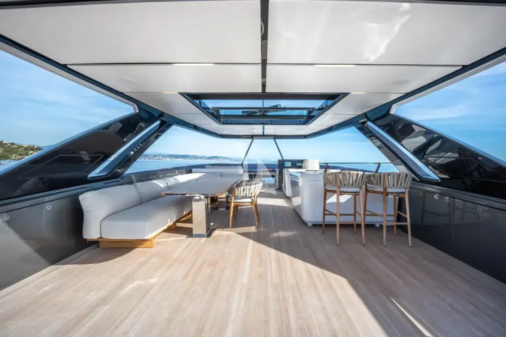 TOGETHER - Flybridge