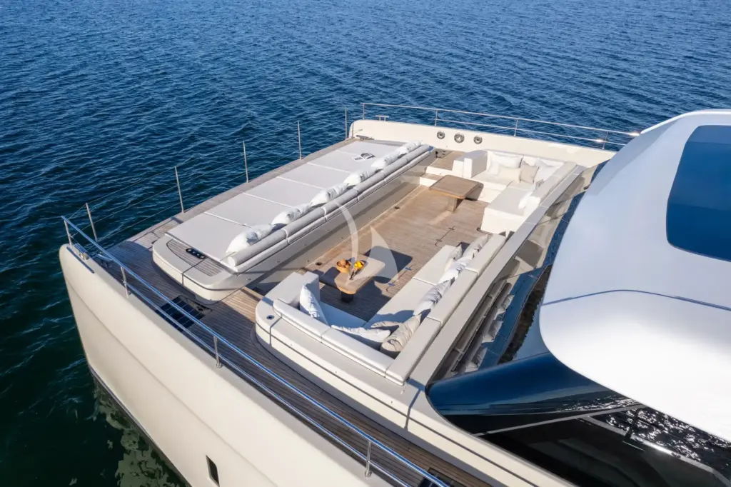 BOHEMIA - Bow & Foredeck