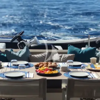 SINATA - Dining setup