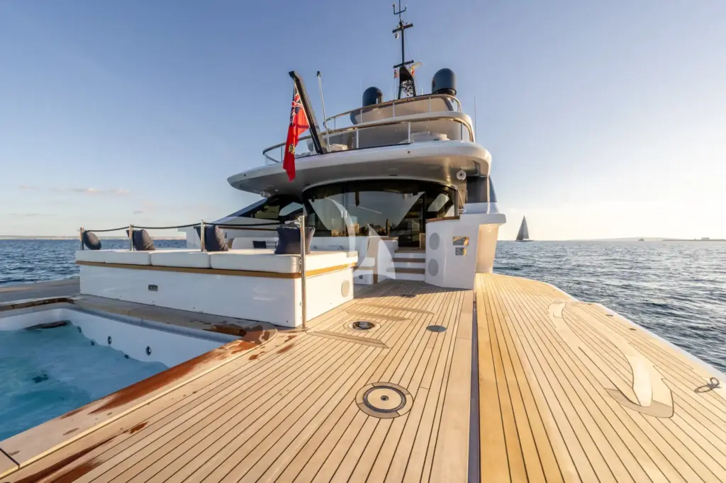 ALPHA WAVES - Main Deck