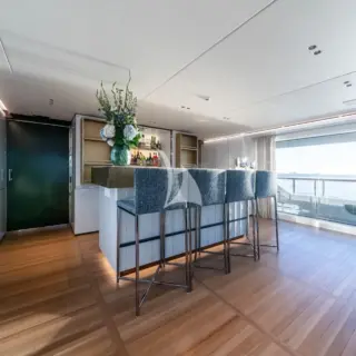 ALPHA WAVES - Main Salon Bar