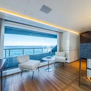 ALPHA WAVES - Main Salon