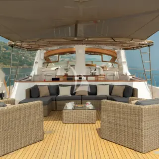 GITANES SUN DECK 1