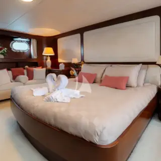 GITANES VIP CABIN