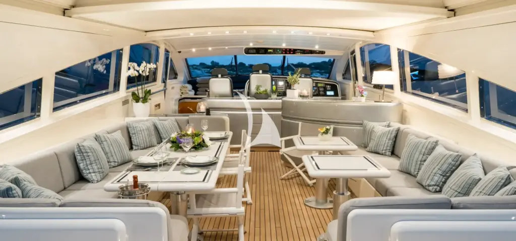 ATRATO - Upper Salon