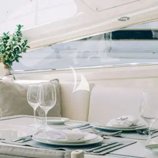 ATRATO - Upper Salon