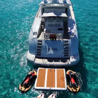 TOTAL - Swim Platform and Toys