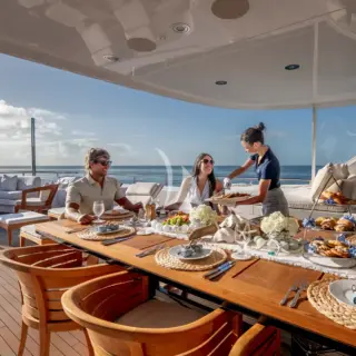 HH NOVERRA - Bridge Deck Dining