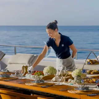 HH NOVERRA - Bridge Deck Dining