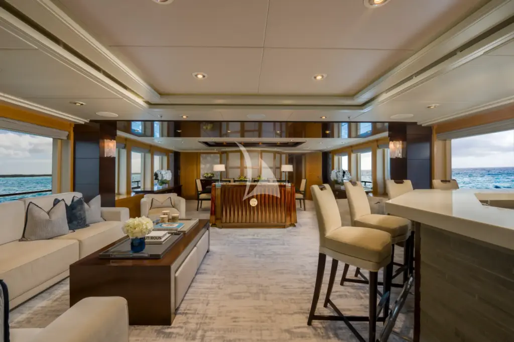 HH NOVERRA - Main Salon