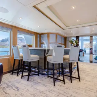 HH NOVERRA - Main Salon Bar 