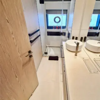 UPSTREAM - VIP BATHROOM