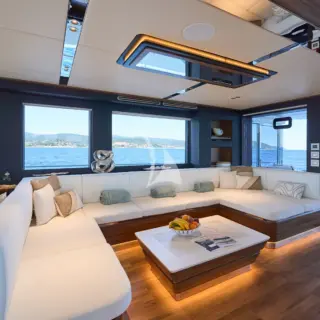 ATRAVERSIA - Main deck saloon area