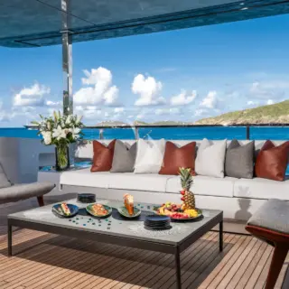 TASTY WAVES - Aft Deck