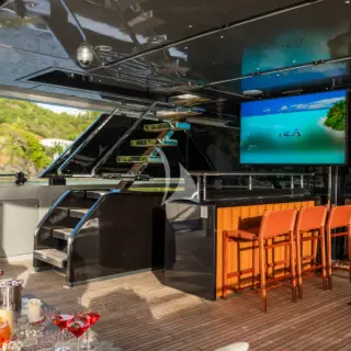TASTY WAVES - Aft Deck Bar 