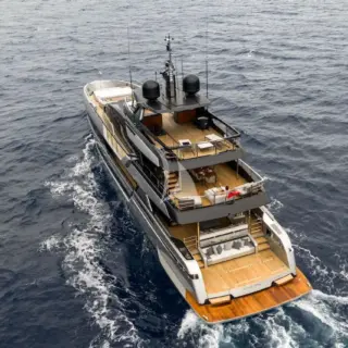 TASTY WAVES - Stern AFT