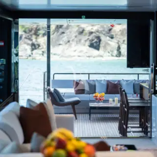 TASTY WAVES - Aft Deck