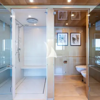 SWEET MARYI - Master Cabin Bathroom