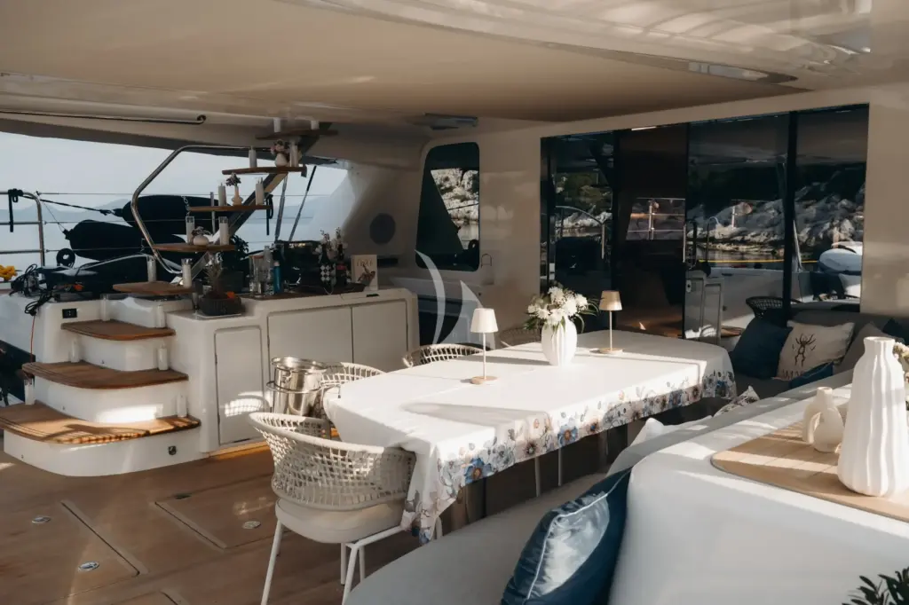 AMAREA - Aft Deck dining area