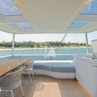 AMAREA - FLY BRIDGE WITH PLANCHA BARBECUE