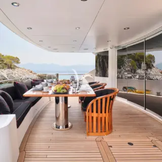 WHITE PEARL I - Aft dining area