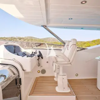 WHITE PEARL I - Flybridge