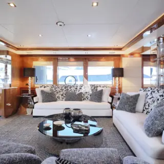 WHITE PEARL I - Main Salon