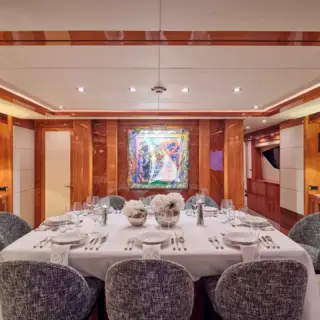 WHITE PEARL I - Interior dining table