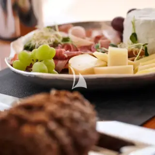 WHITE PEARL I - Breakfast details