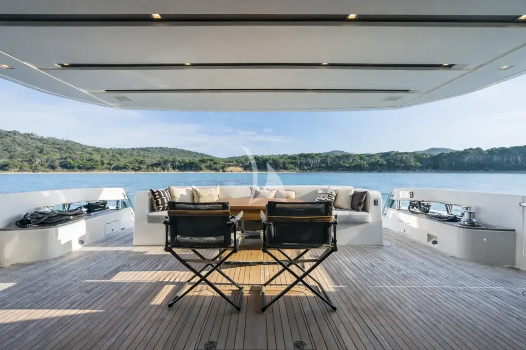 ZATARA II - Main Deck Aft 