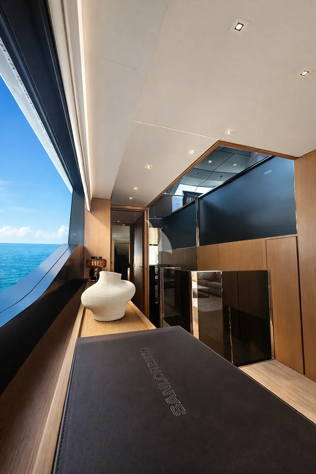 ZATARA II - Main Deck