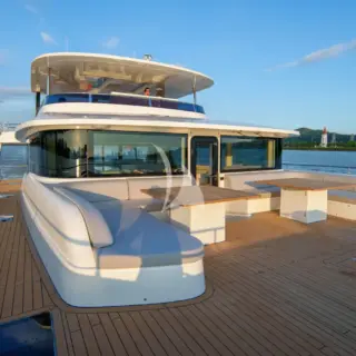 BADE - Image of a similar catamaran (bow)