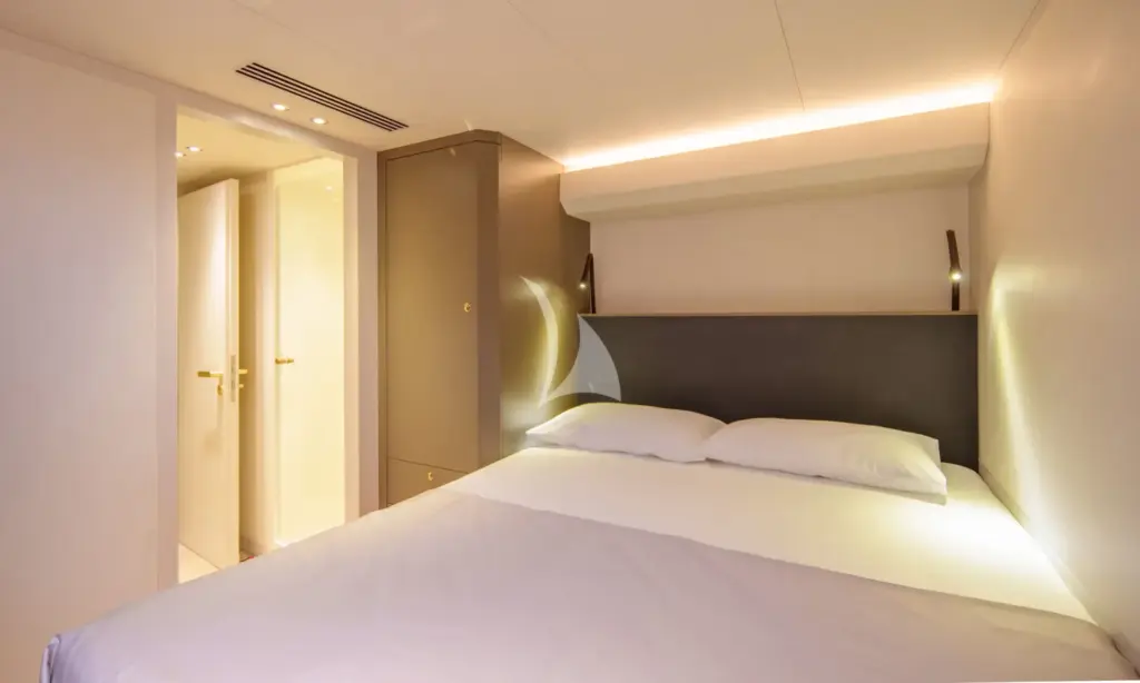 BADE - Image of a similar catamaran (guest cabin)