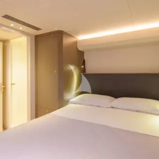 BADE - Image of a similar catamaran (guest cabin)