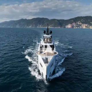 SILVER STAR I - Bow underway