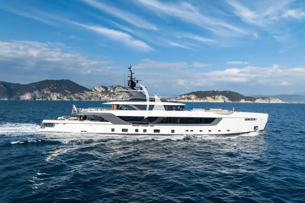 SILVER STAR I - Profile underway