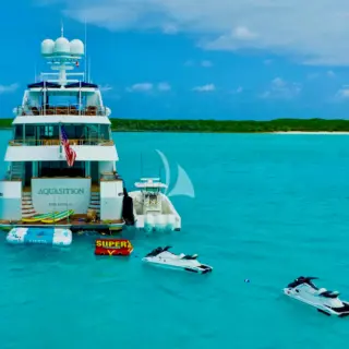 AQUASITION - At anchor with toys