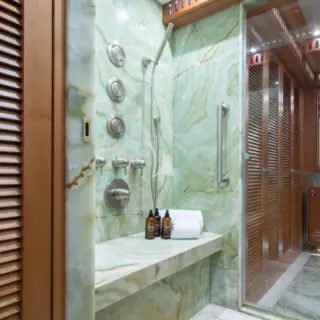 SERENITY - Master Shower