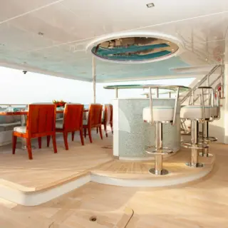SERENITY - Aft-deck with Bar and Dining
