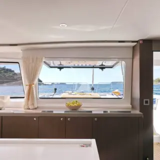 MOSÈ - Bow view from the indoor